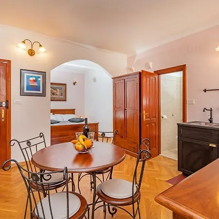 Cathedral Apartman *